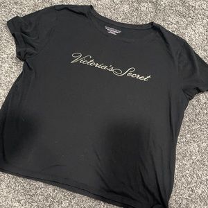 VICTORIAS SECRET black tee in perfect condition 🖤